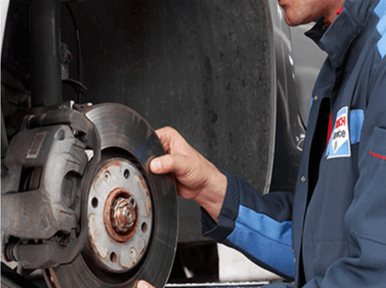 Atelier changement disques et plaquettes freins voiture à villefranche